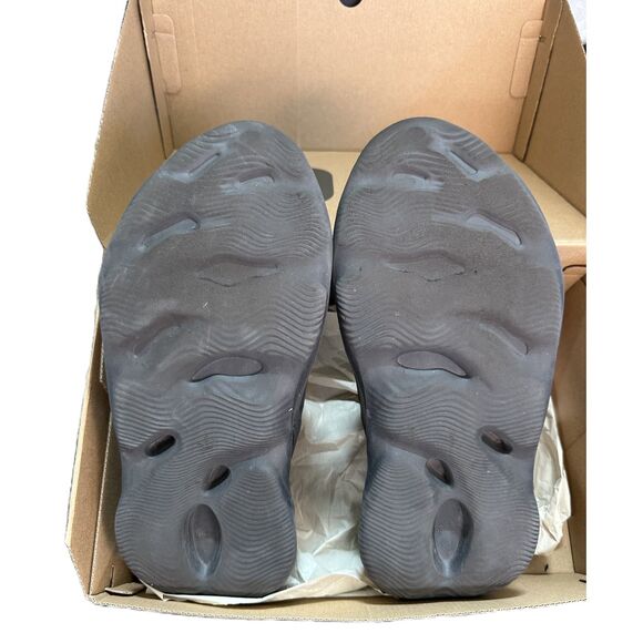 Yeezy Foam Runners - Onyx - Size 13 - gently used - original box - Picture 3 of 4